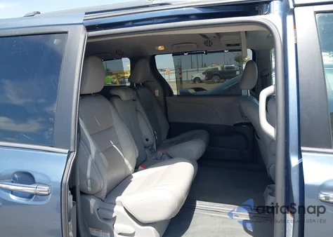 2016 Toyota Sienna Xle Premium 8 Passenger from USA, damaged, VIN 5TDYK3DC1GS744961